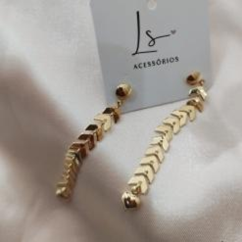 BRINCO FOLHAGEM COM CORAÇÃO BOLEADO FINAL