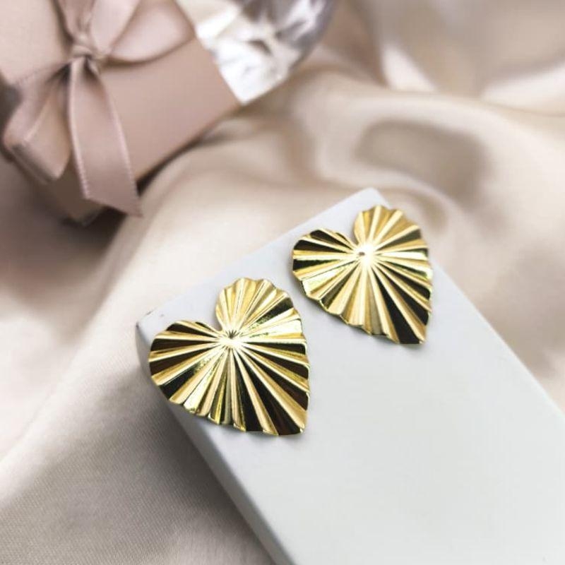 BRINCO ORGANICO EM FORMA CORAÇÃO TODO ONDULADO