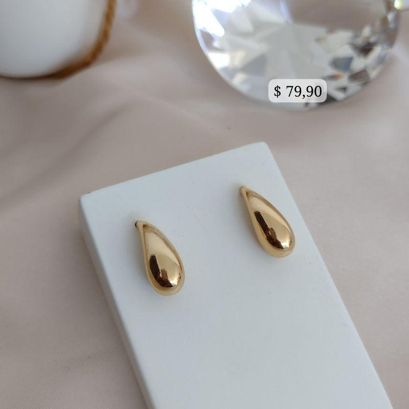 BRINCO ORGÂNICO FORMATO DE GOTA PONTUDA FINA OCA