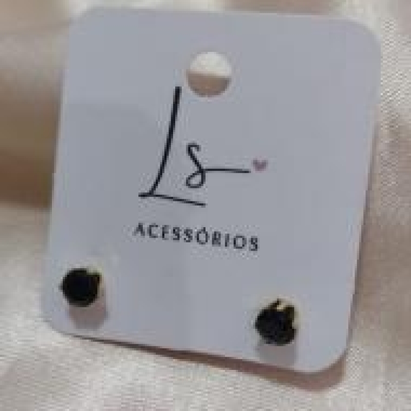 BRINCO PEDRA PRETA REDONDA