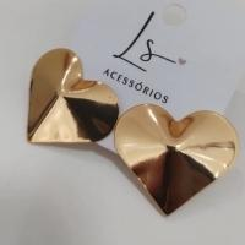 BRINCO PLACA DE CORAÇÃO GRANDE