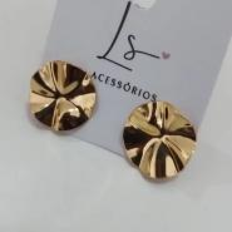 BRINCO PLACA REDONDA ONDULADA