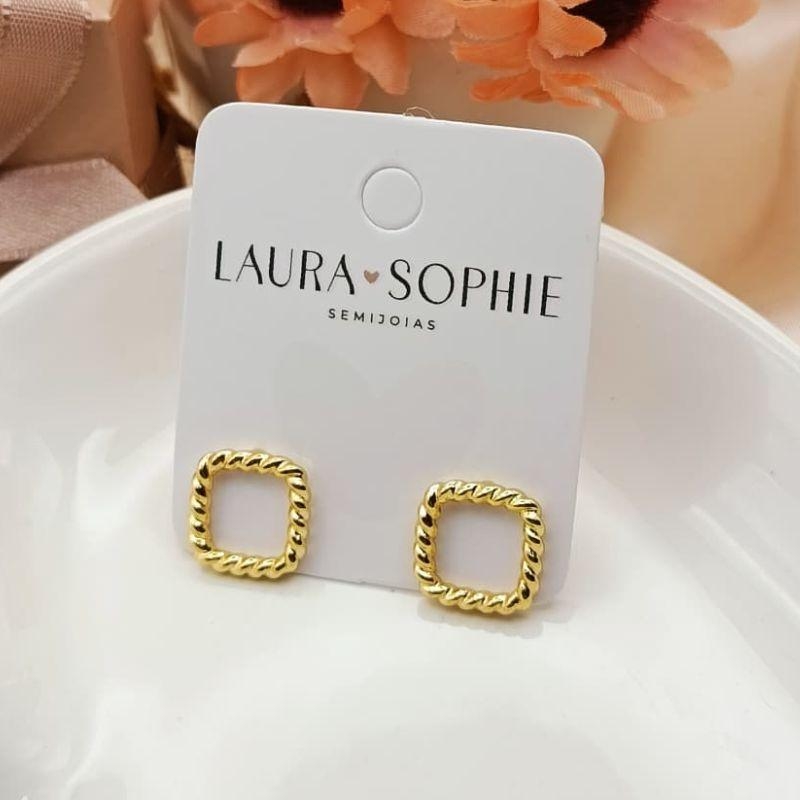 BRINCO QUADRADO TRANÇADO