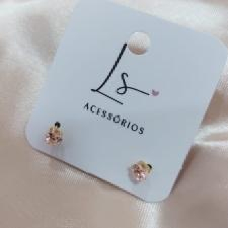 BRINCO SOLITARIO PEDRA CORAÇÃO MINI ZIRCONIA ROSA