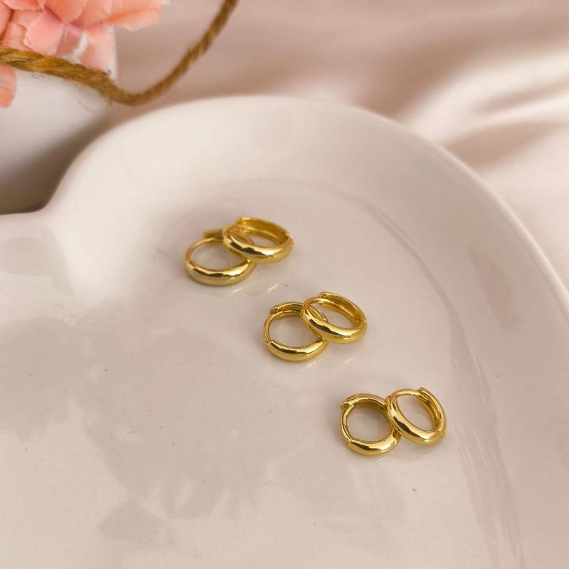 BRINCO TRIO DE ARGOLAS ARREDONDADAS LISAS
