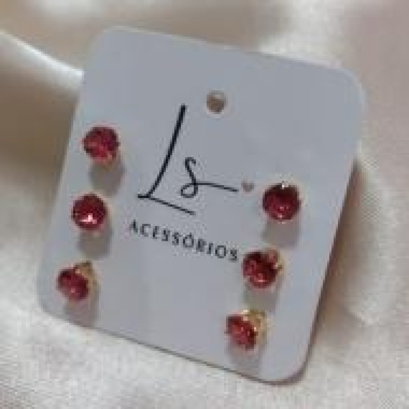 BRINCO TRIO DE BRINCO PEDRA VERMELHA ZIRCONIA