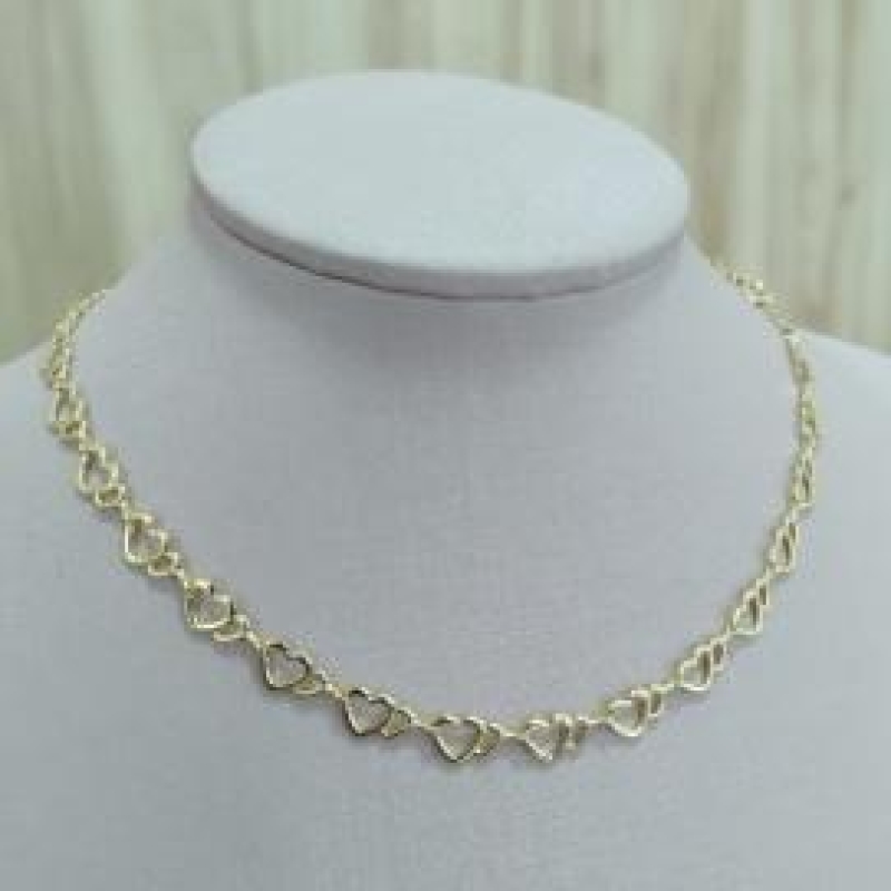 CHOKER DE CORAÇÃO VAZADO GRANDE E PEQUENO