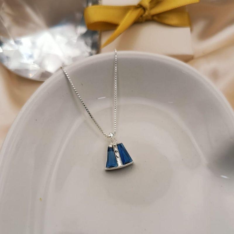 COLAR COM NOSSSA SENHORA E PEDRA DE ZIRCONIA AZUL