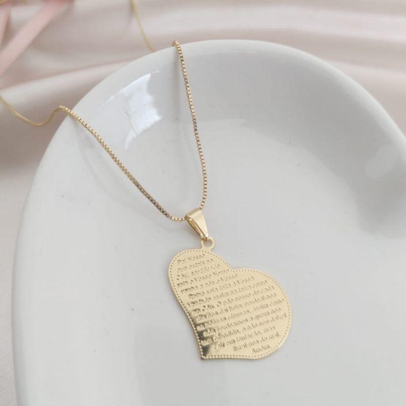 COLAR COM PINGENTE DE CORAÇÃO COM ORAÇÃO DO PAI NOSSO