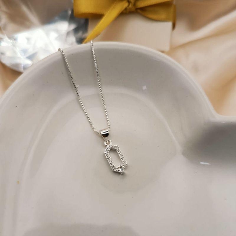 COLAR COM PINGENTE RETANGULAR VAZADO