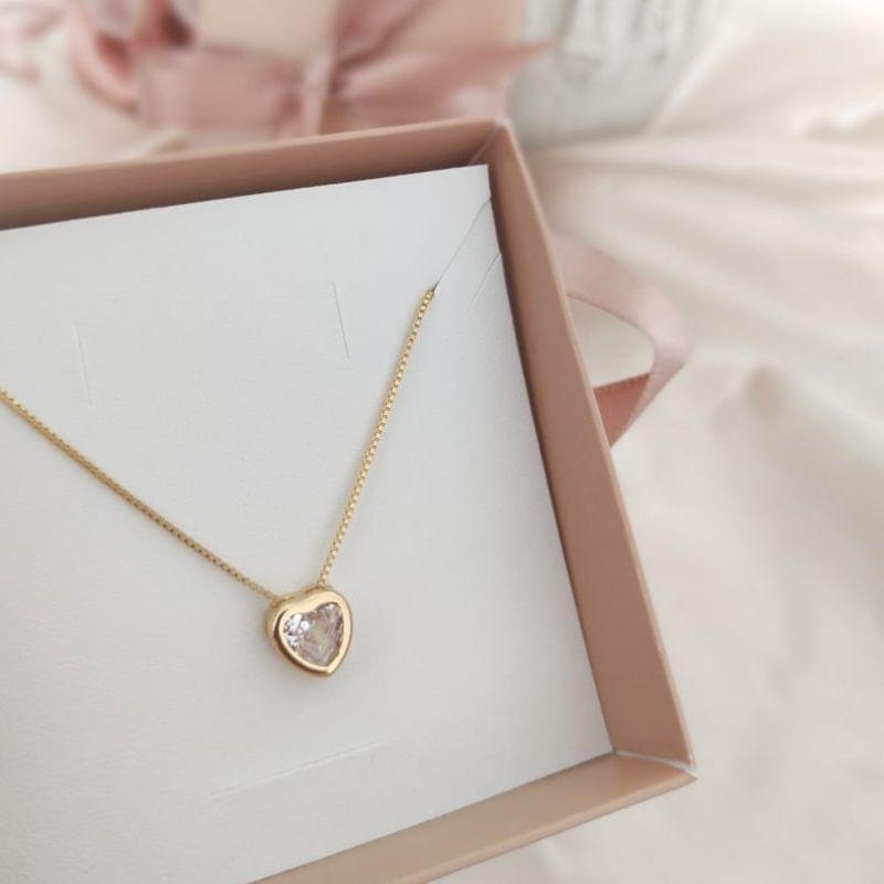 COLAR PINGENTE DE CORAÇÃO CAIXA FECHADA 10MM