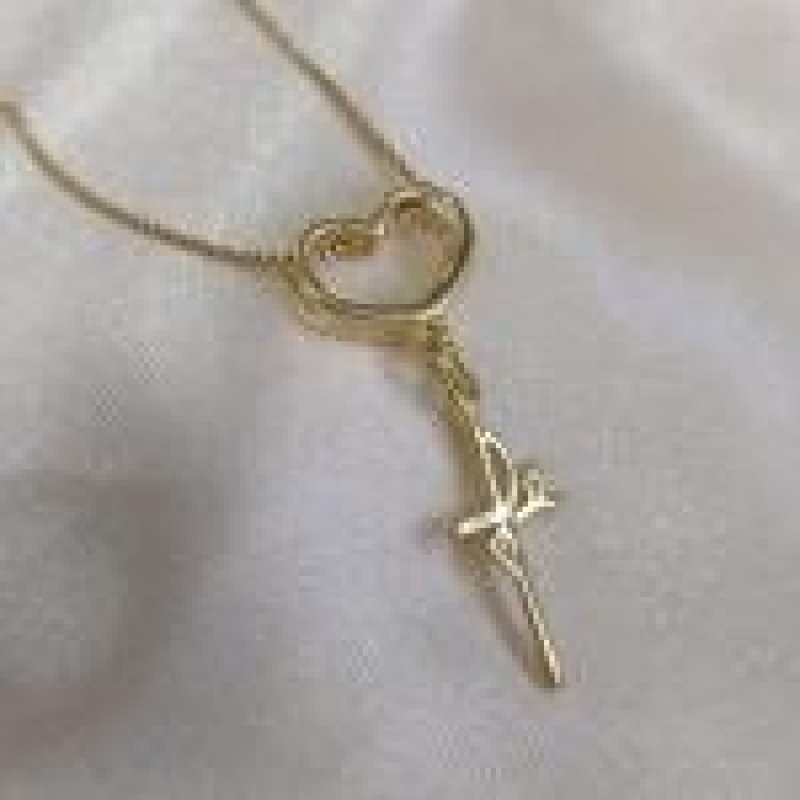 COLAR VENESIANA PINGENTE CORAÇÃO VAZADO COM FÉ LISO