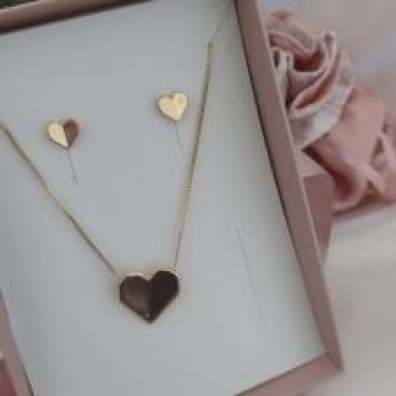 CONJUNTO VENEZIANA CORAÇÃO MARCA DE DOBRA NO MEIO