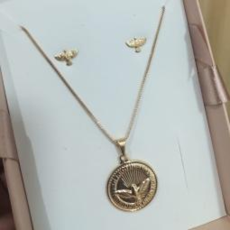 CONJUNTO VENEZIANA PLACA ESPIRITO SANTO E BRINCO