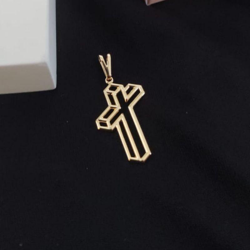 PINGENTE DE CRUZ EM FORMA DE 3D