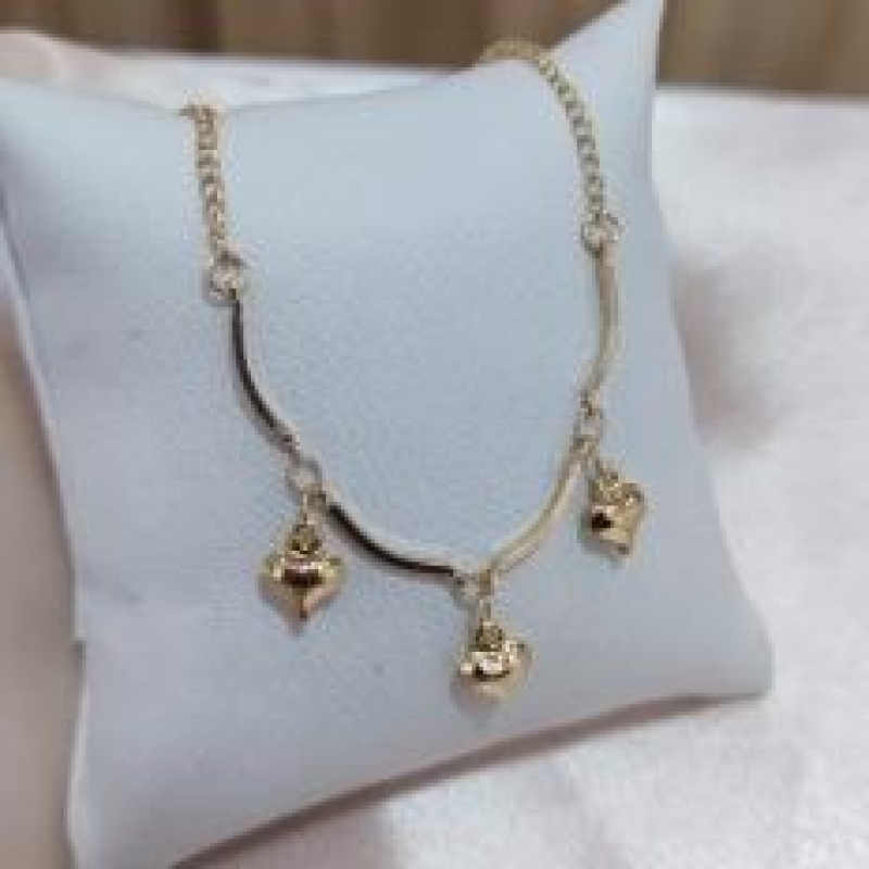 TORNOZELEIRA 3 CORAÇÕES BOLEADOS PENDURADOS