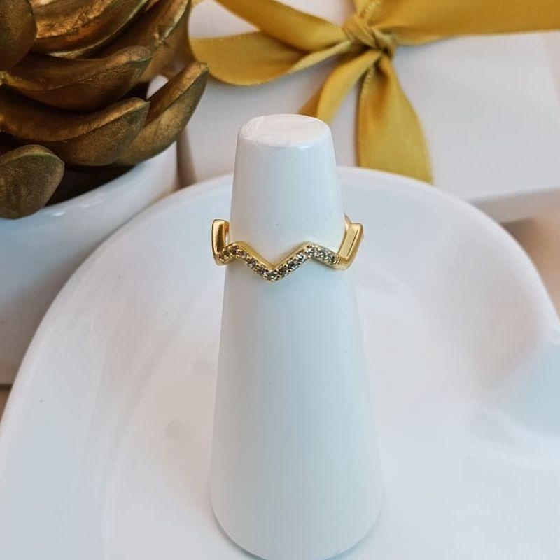 ANEL ONDULADO LISO E CRAVEJADO EM MICRO ZIRCONIA
