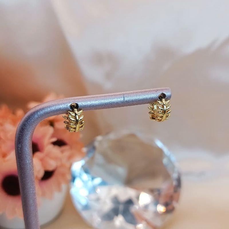 ARGOLA COM FORMATO DE FOLHAS