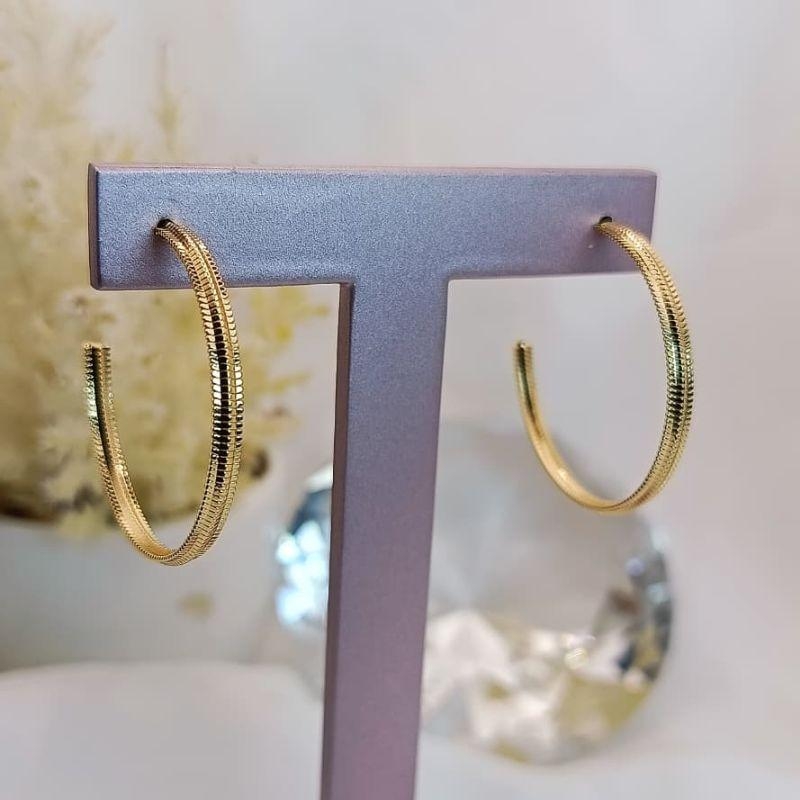 ARGOLA COM TEXTURA SERRILHADA