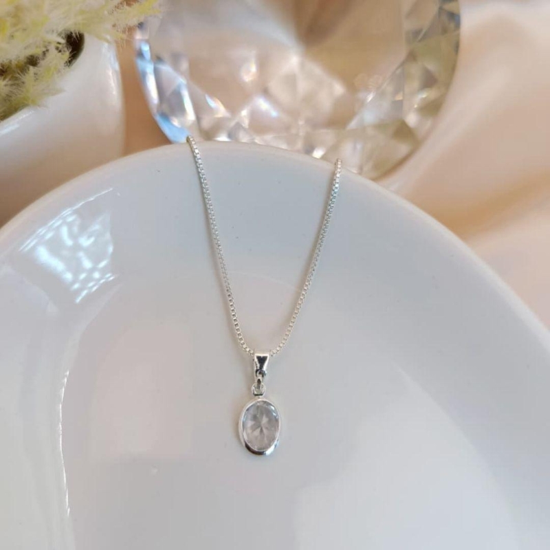 COLAR COM PEDRA DE ZIRCONIA OVAL