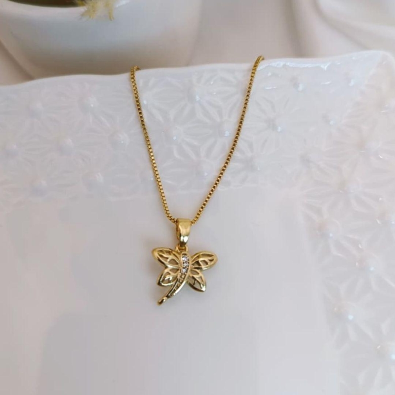 COLAR LIBELULA CRAVEJADO EM MICRO ZIRCONIA  NO MEIO