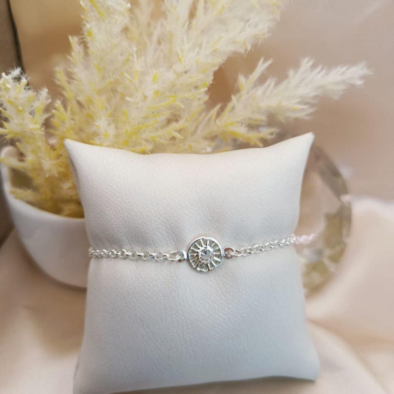 PULSEIRA COM CIRCULO VAZADO E PEDRA DE ZIRCONIA NO MEIO