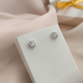 BRINCO HEXAGONO CRAVEJADA EM MICRO ZIRCONIA E PEDRA DE ZIRCONIA NO MEIO BRINCO HEXAGONO CRAVEJADA EM MICRO ZIRCONIA E PEDRA DE ZIRCONIA NO MEIO