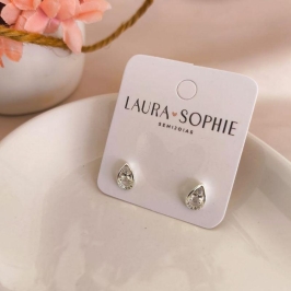 BRICO ESTILO GOTA CRAVEJADO EM MICRO ZIRCONIA EM BAIXO E PEDRA DE ZIRCONIA NO MEIO BRICO ESTILO GOTA CRAVEJADO EM MICRO ZIRCONIA EM BAIXO E PEDRA DE ZIRCONIA NO MEIO