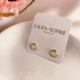 BRINCO REDONDO CRAVEJADO EM MICRO ZIRCONIA EM BAIXO BRINCO REDONDO CRAVEJADO EM MICRO ZIRCONIA EM BAIXO