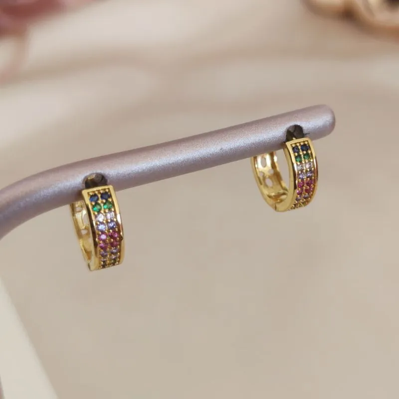 ARGOLA CRAVEJADA EM MICRO ZIRCONIA COLORIDAS ARGOLA CRAVEJADA EM MICRO ZIRCONIA COLORIDAS