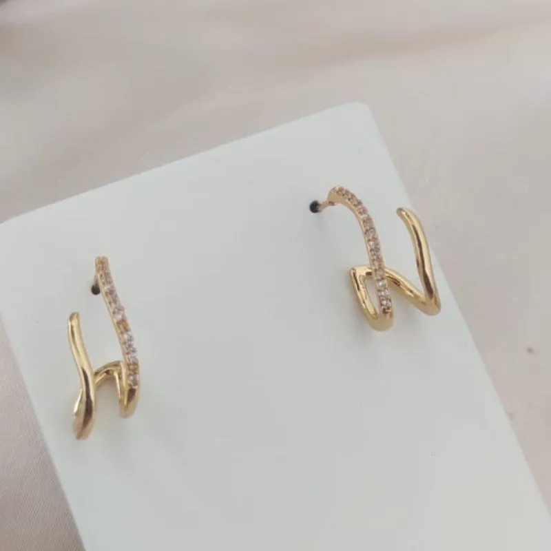 BRINCO 2 EM 1 COM FORMA TORTA CAVAJADA EM MICRO ZIRCONIA E LISA