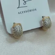 BRINCO ARGOLA 6 FILAS DE ZIRCONIA CON DETALHE VAZADO ATRAZ BRINCO ARGOLA 6 FILAS DE ZIRCONIA CON DETALHE VAZADO ATRAZ