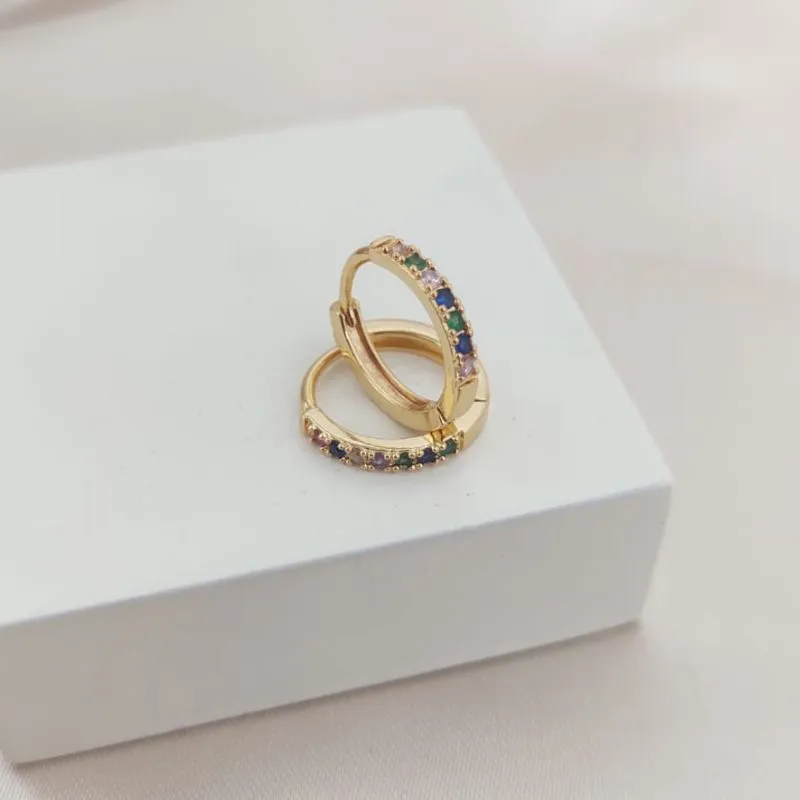 BRINCO ARGOLA COM 1 FILA DE ZIRCONIA COLORIDAS