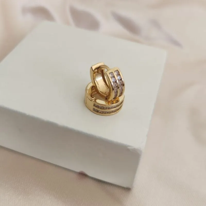 BRINCO ARGOLA COM 2 FILA DE ZIRCONIA 11mm BRINCO ARGOLA COM 2 FILA DE ZIRCONIA 11mm