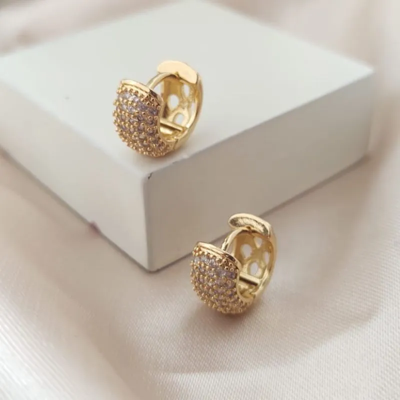 BRINCO ARGOLA COM 6 FILAS DE ZIRCONIA BRINCO ARGOLA COM 6 FILAS DE ZIRCONIA