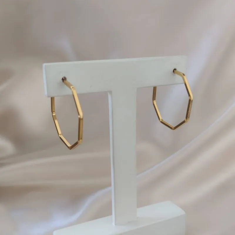 BRINCO ARGOLA COM LADOS RETO