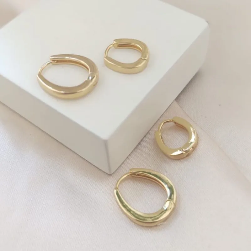 BRINCO ARGOLA DUPLA LISA FORMA DE GOTA BRINCO ARGOLA DUPLA LISA FORMA DE GOTA