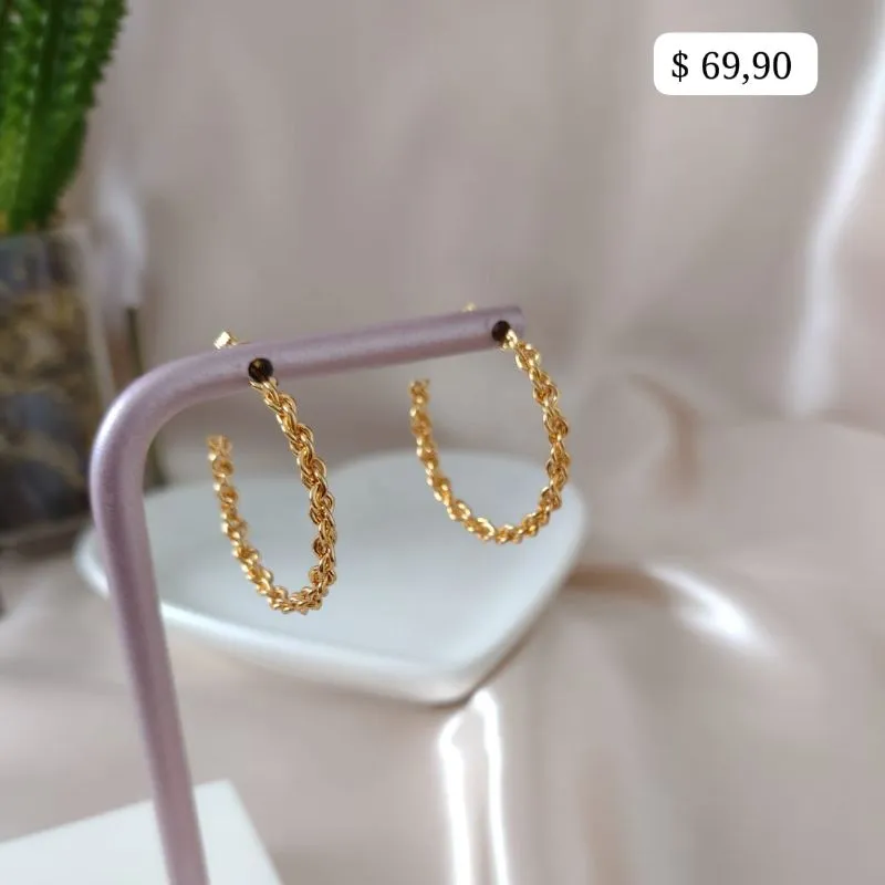 BRINCO ARGOLA FIOS ENTRELAÇADOS ARREDONDADO