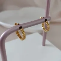 BRINCO ARGOLA FRISOS DIAGONAL LISO 12MM BRINCO ARGOLA FRISOS DIAGONAL LISO 12MM