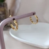 BRINCO ARGOLA FRISOS DIAGONAL LISO 13MM BRINCO ARGOLA FRISOS DIAGONAL LISO 13MM