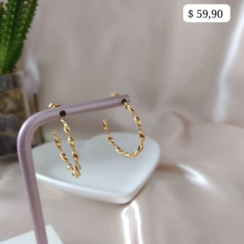 BRINCO ARGOLA TORCIDA LISA 30MM