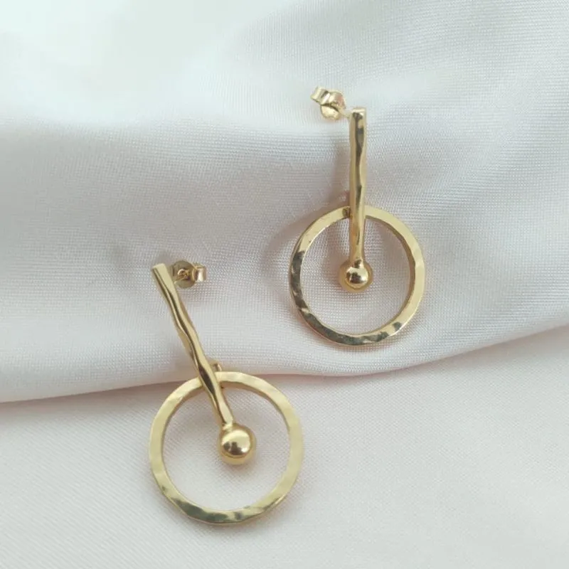 BRINCO BASTÃO COM ESFERA E CIRCULO VAZADO LISO