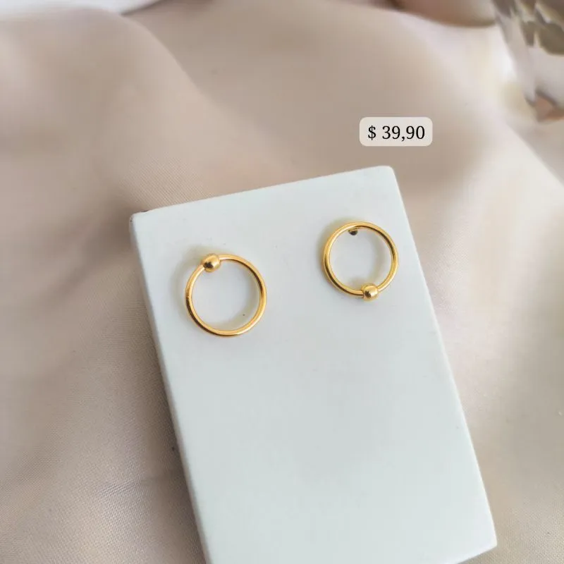 BRINCO CIRCULO VAZADO COM ESFERA NA PONTA LISO BRINCO CIRCULO VAZADO COM ESFERA NA PONTA LISO