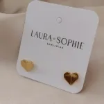 BRINCO CORAÇÃO MARCA DE DOBRA NO MEIO BRINCO CORAÇÃO MARCA DE DOBRA NO MEIO