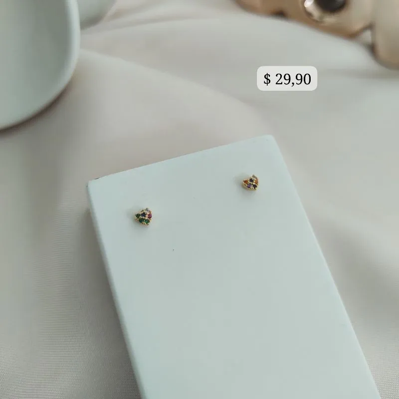 BRINCO CORAÇÃO MINI CRAVEJADO EM MICRO ZIRCONIA COLORIDAS
