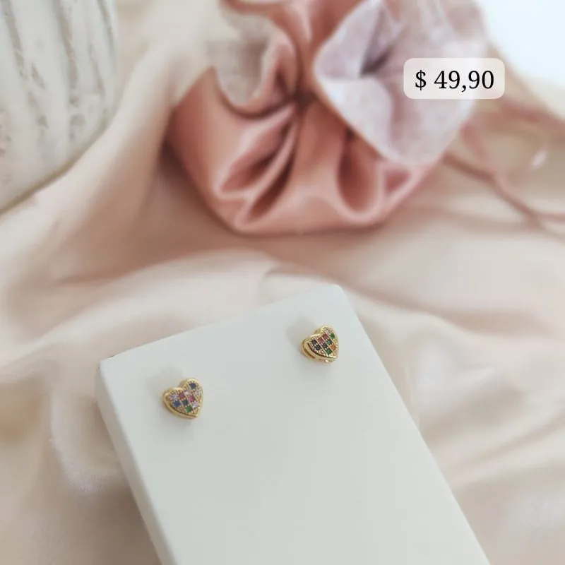 BRINCO DE CORAÇÃO COM PEDRAS DE ZIRCONIA COLORIDAS