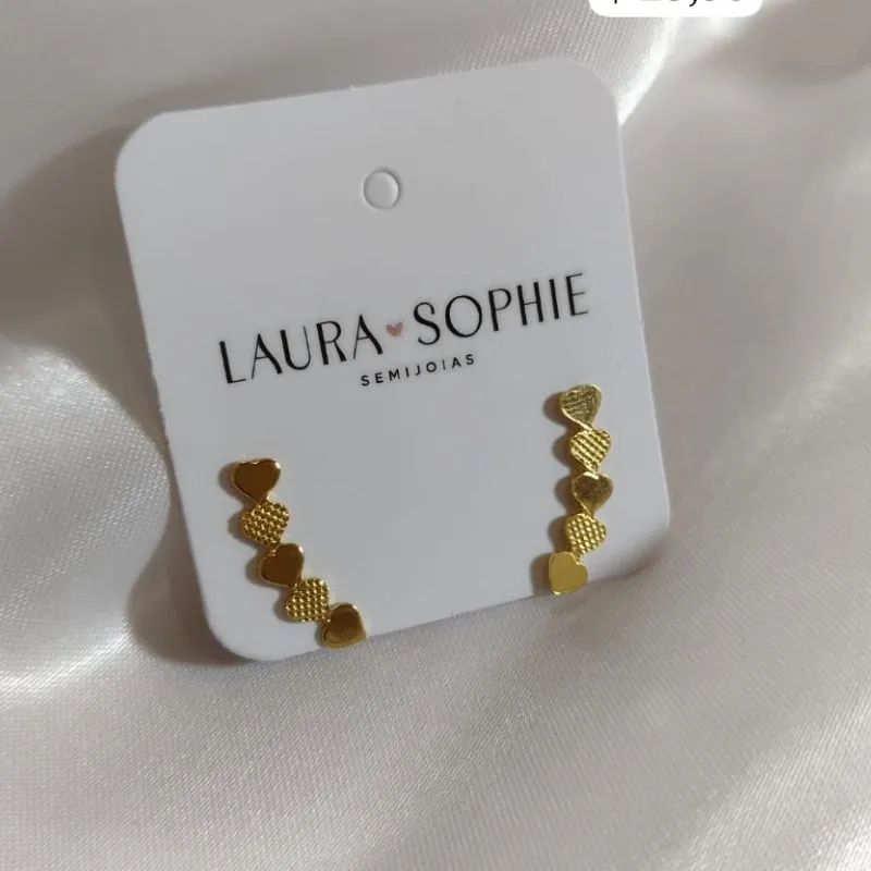 BRINCO EARCUFF 5 CORAÇÕES LISO E FOSCO BRINCO EARCUFF 5 CORAÇÕES LISO E FOSCO