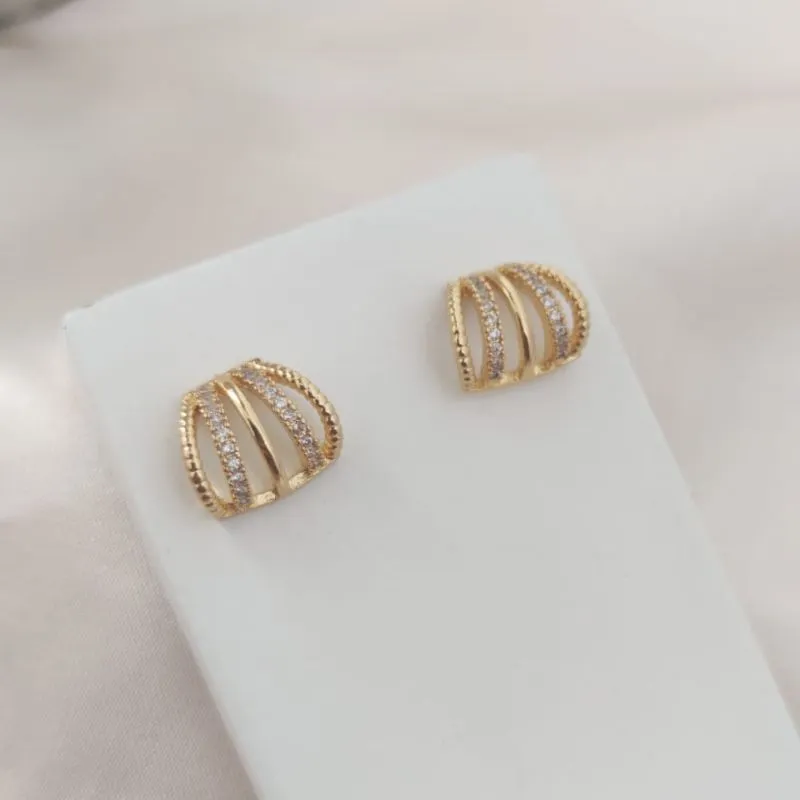 BRINCO EM FORMA DE FRANJA LISO E CRAVEJADO EM MICRO ZIRCONIA