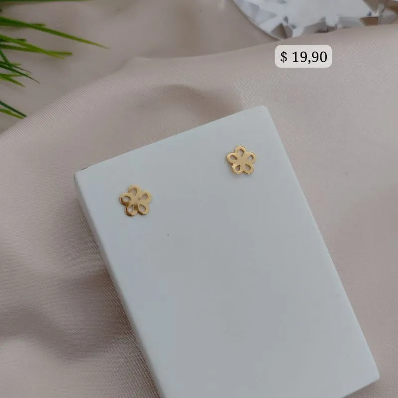 BRINCO FLOR CHAPINHA VAZADA LISA
