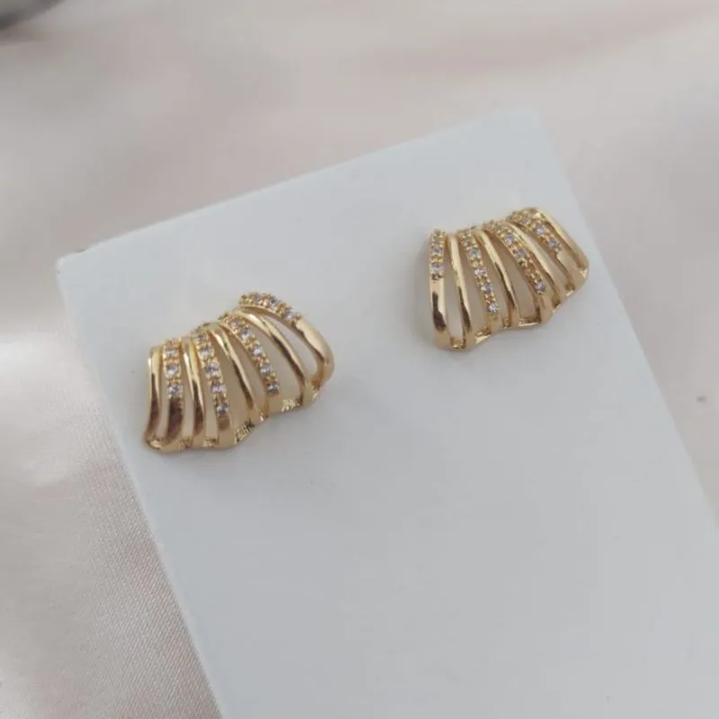 BRINCO FORMATO DE FRANJA LISO E CRAVEJADO EM MICRO ZIRCONIA